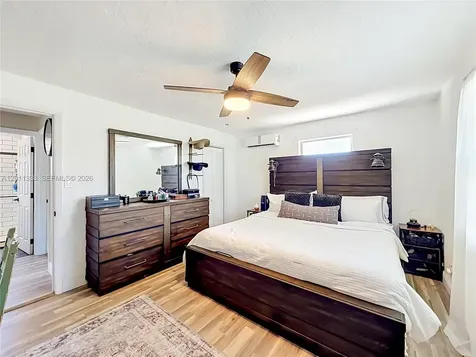 800 NW 17th Terrace Pompano Beach FL 33069