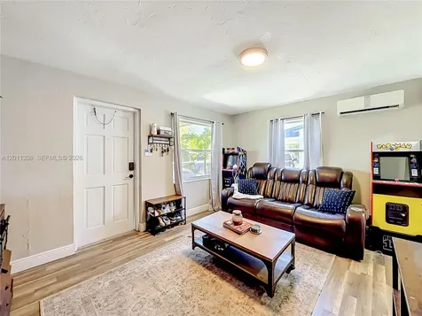 800 NW 17th Terrace Pompano Beach FL 33069