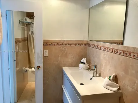 5445 Collins Avenue Miami Beach FL 33140