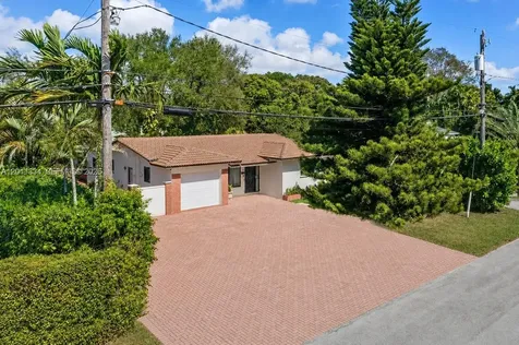 6385 SW 25th Street Miami FL 33155