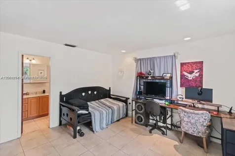 6385 SW 25th Street Miami FL 33155