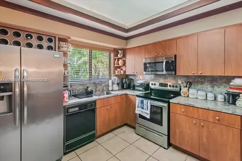 6385 SW 25th Street Miami FL 33155