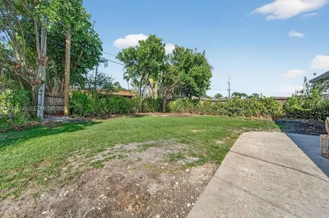 756 Cinnamon Road North Palm Beach FL 33408