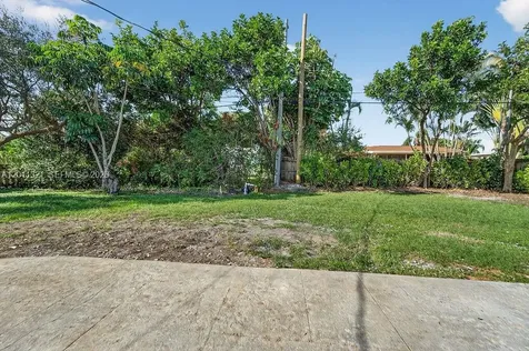756 Cinnamon Road North Palm Beach FL 33408