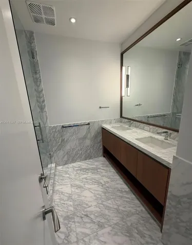175 SE 25th Road Miami FL 33129