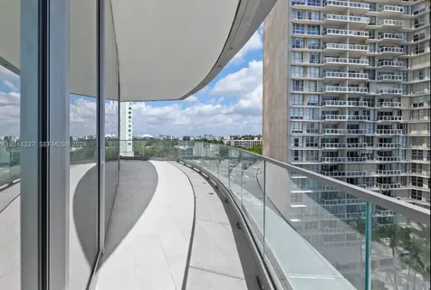 175 SE 25th Road Miami FL 33129