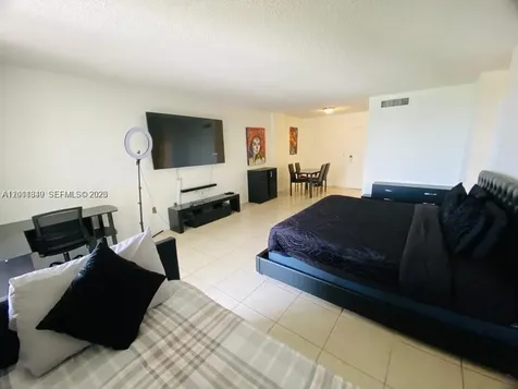 800 West Avenue Miami Beach FL 33139