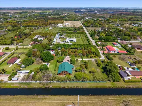 19050 SW 194th Avenue Miami FL 33187