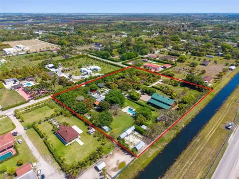 19050 SW 194th Avenue Miami FL 33187