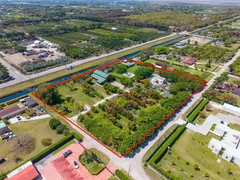 19050 SW 194th Avenue Miami FL 33187