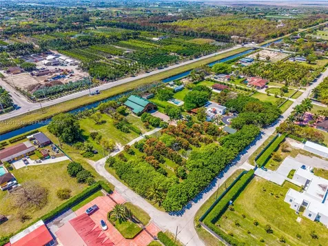 19050 SW 194th Avenue Miami FL 33187