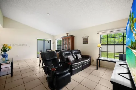 2411 SW 85th Terrace Miramar FL 33025