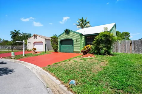 2411 SW 85th Terrace Miramar FL 33025