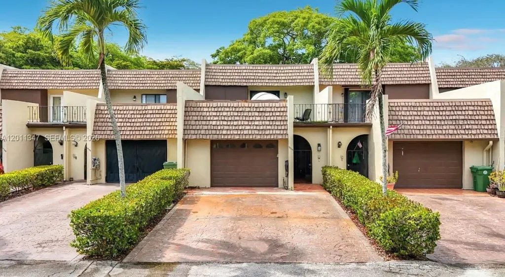 10375 Rue Vendome Pembroke Pines FL 33026