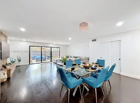 10375 Rue Vendome Pembroke Pines FL 33026