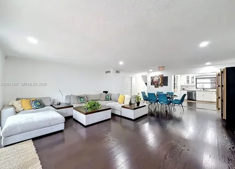 10375 Rue Vendome Pembroke Pines FL 33026