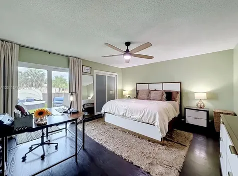 10375 Rue Vendome Pembroke Pines FL 33026