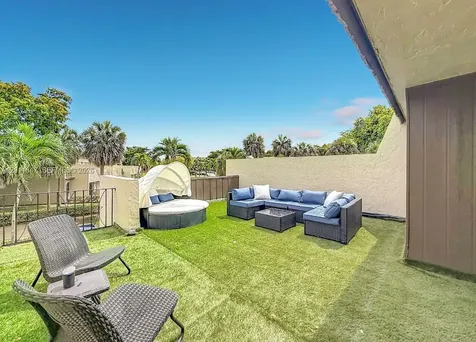 10375 Rue Vendome Pembroke Pines FL 33026