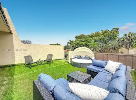 10375 Rue Vendome Pembroke Pines FL 33026