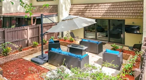 10375 Rue Vendome Pembroke Pines FL 33026