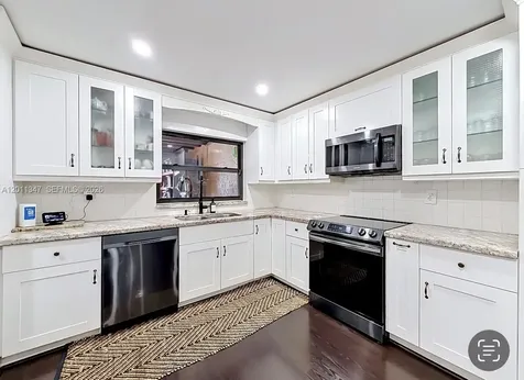 10375 Rue Vendome Pembroke Pines FL 33026