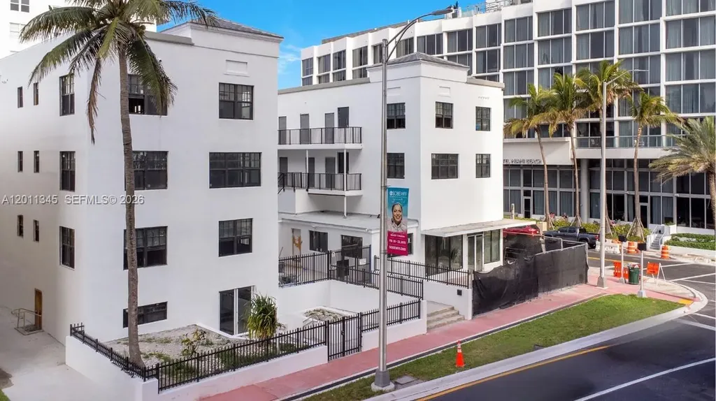 2814 Collins Avenue Miami Beach FL 33140
