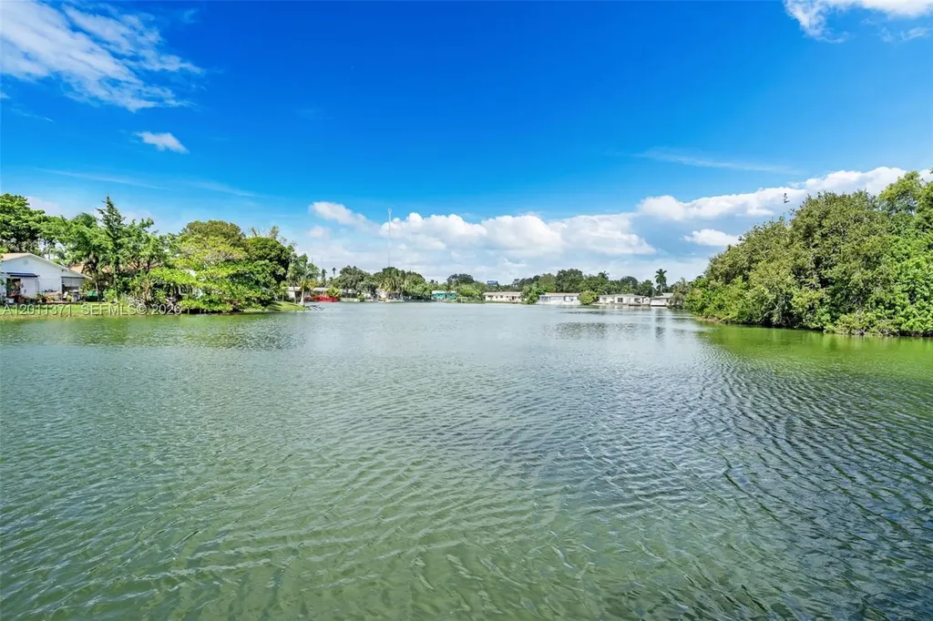 1020 SW 8th Street Hallandale Beach FL 33009