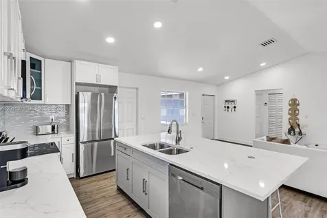 1020 SW 8th Street Hallandale Beach FL 33009