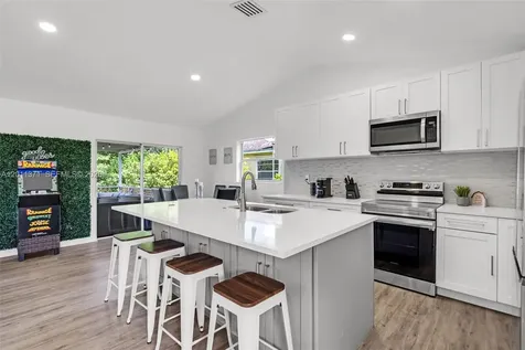 1020 SW 8th Street Hallandale Beach FL 33009