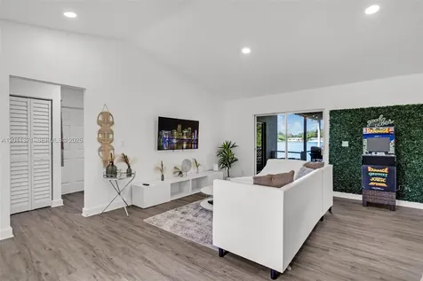 1020 SW 8th Street Hallandale Beach FL 33009