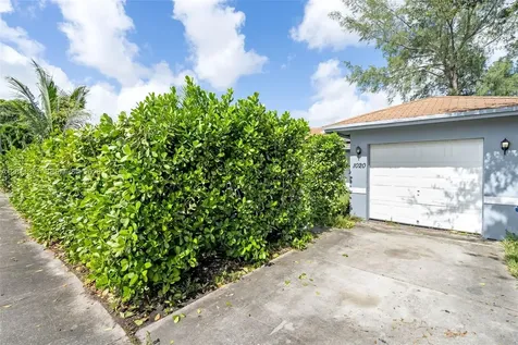 1020 SW 8th Street Hallandale Beach FL 33009