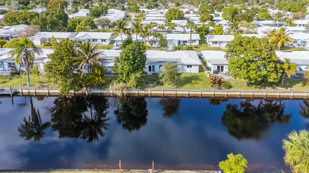 6810 NW 74th Place Tamarac FL 33321