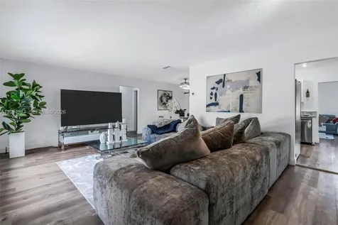 6810 NW 74th Place Tamarac FL 33321