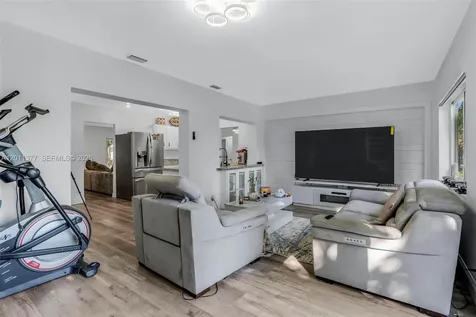 6810 NW 74th Place Tamarac FL 33321