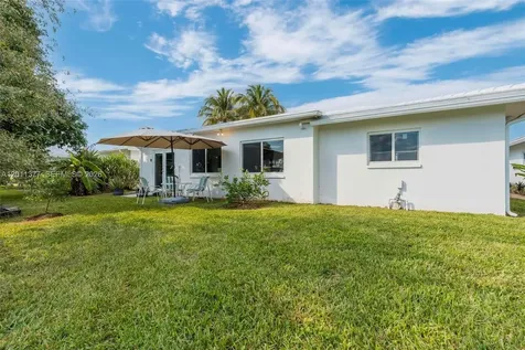 6810 NW 74th Place Tamarac FL 33321