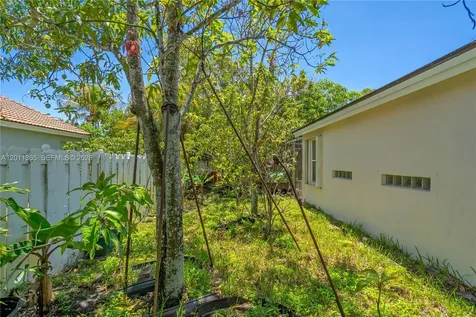 16332 SW 10th Street Pembroke Pines FL 33027