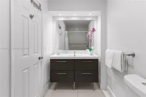 5445 Collins Avenue Miami Beach FL 33140