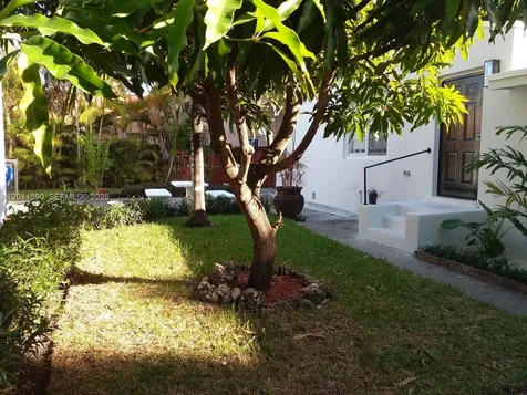 1023 SW 12th Court Miami FL 33135