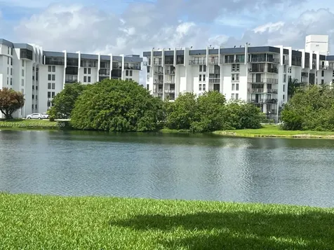 9682 Fontainebleau Boulevard Miami FL 33172