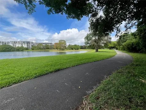9682 Fontainebleau Boulevard Miami FL 33172