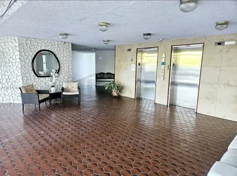 9682 Fontainebleau Boulevard Miami FL 33172