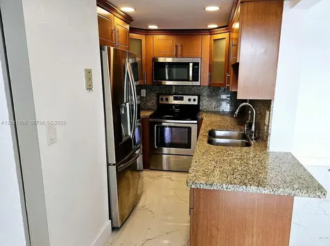 9682 Fontainebleau Boulevard Miami FL 33172