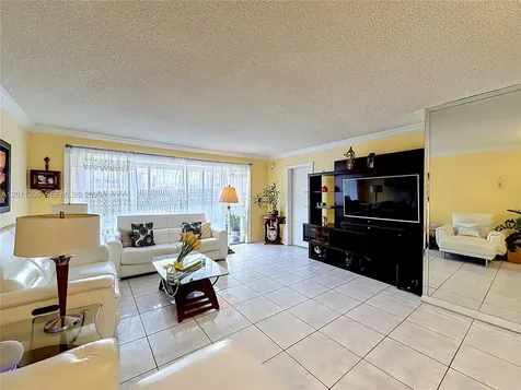 330 SE 2nd Street Hallandale Beach FL 33009