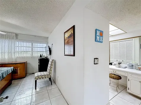 330 SE 2nd Street Hallandale Beach FL 33009