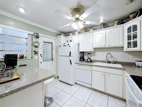 330 SE 2nd Street Hallandale Beach FL 33009