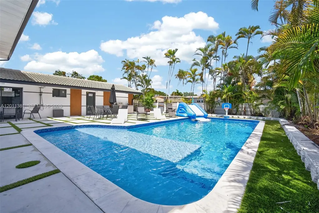 2131 N 53rd Avenue Hollywood FL 33021