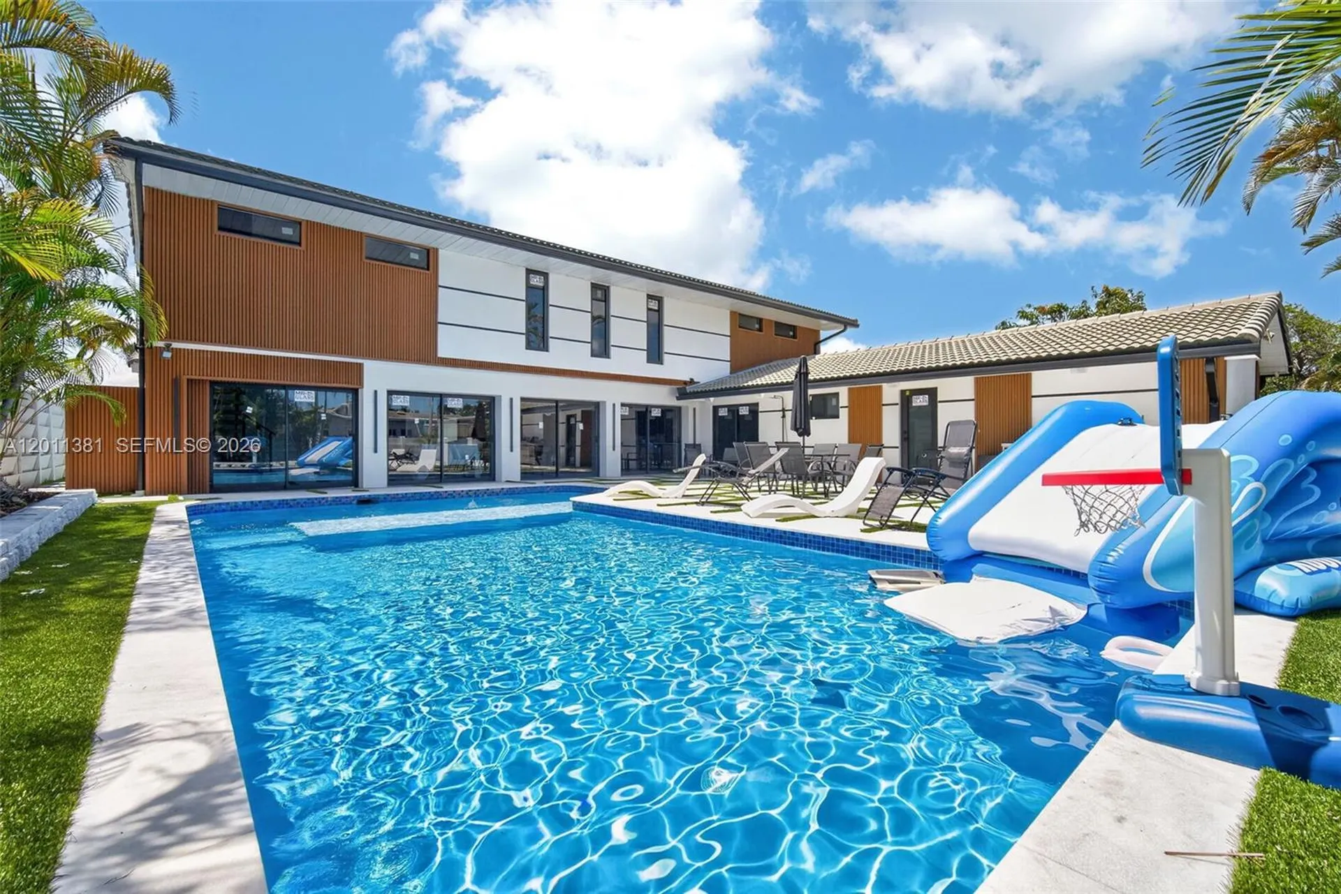 2131 N 53rd Avenue Hollywood FL 33021