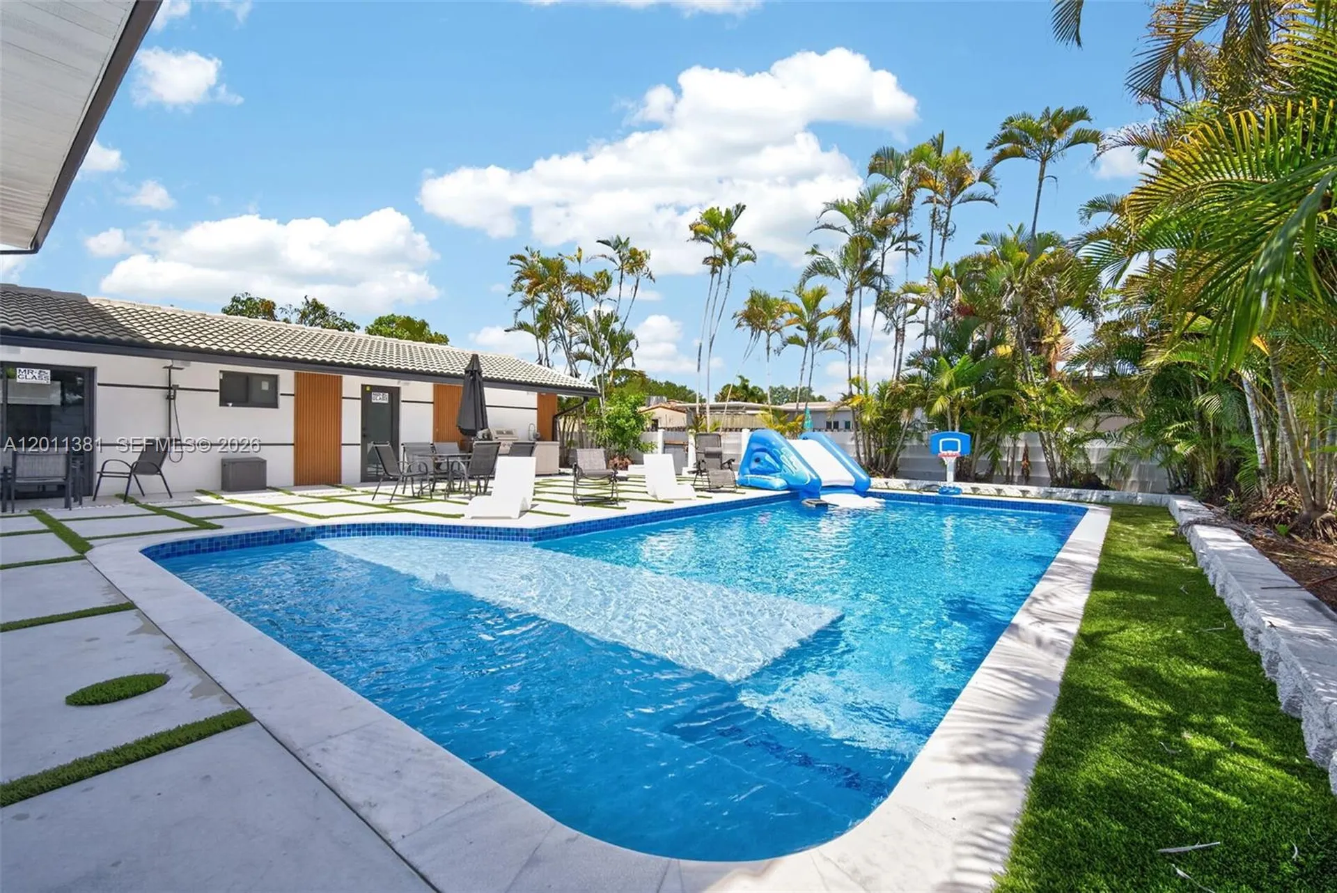 2131 N 53rd Avenue Hollywood FL 33021