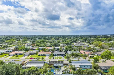 2131 N 53rd Avenue Hollywood FL 33021