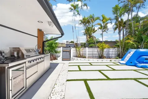 2131 N 53rd Avenue Hollywood FL 33021
